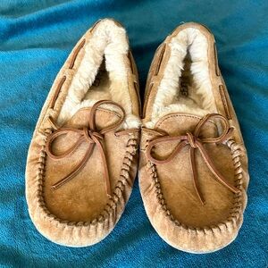 UGG slippers lined with soft UGGplush.